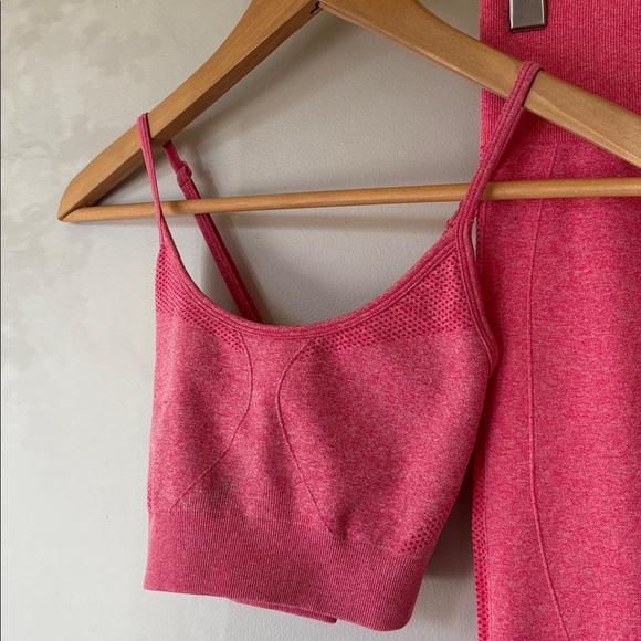 Pink Workout Set Size Small Sports Bra & Leggings Yoga Outfit - Picture 3 of 9